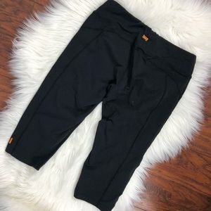 Lucy Power Yoga 律‍♀️ Black Capris